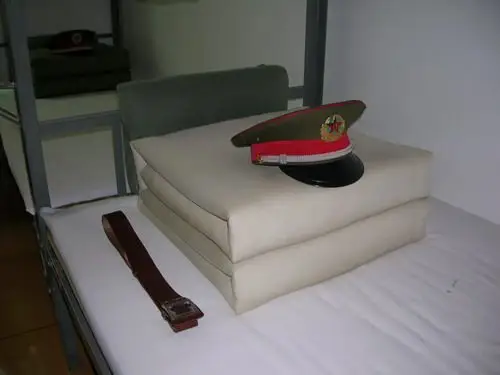 资料图:解放军军营宿舍内务整齐