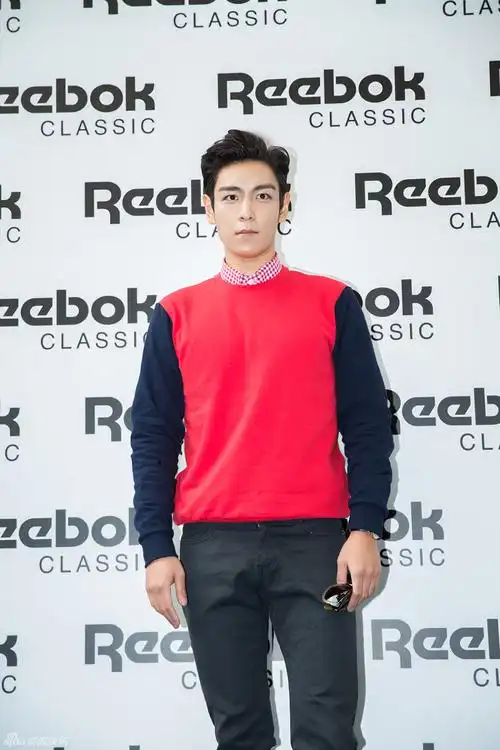 独家:bigbang成员top帅气办签名会