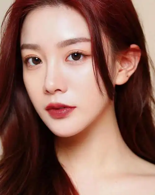 普通女生如何营造高级感?记住这几点,即使长相一般,也很吸引人