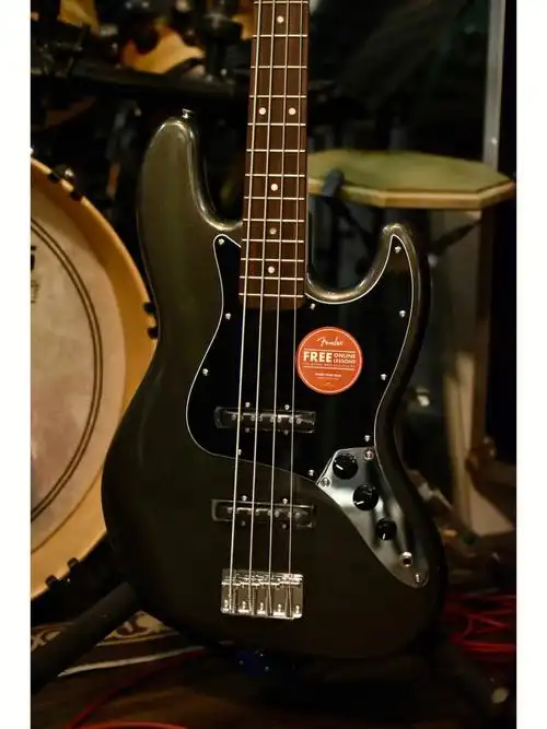 squier affinity j bass贝斯