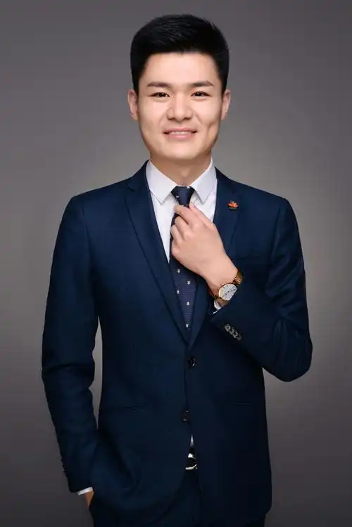 口才主导师,和谐家庭和亲子教育专家,青少年性格色彩分析师,讲师导师