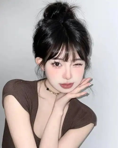 夏天四种好看的丸子头扎法