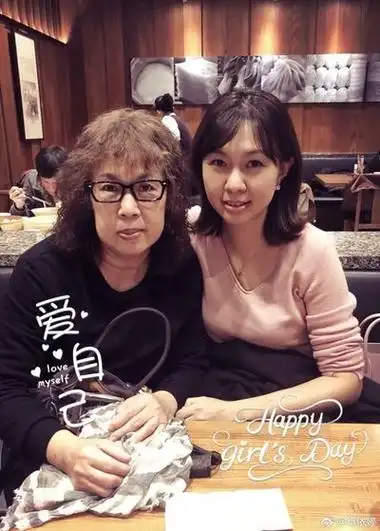 5岁成甜歌天后,最火时却被传死讯,37岁卓依婷下嫁厨师老公-猫眼电影