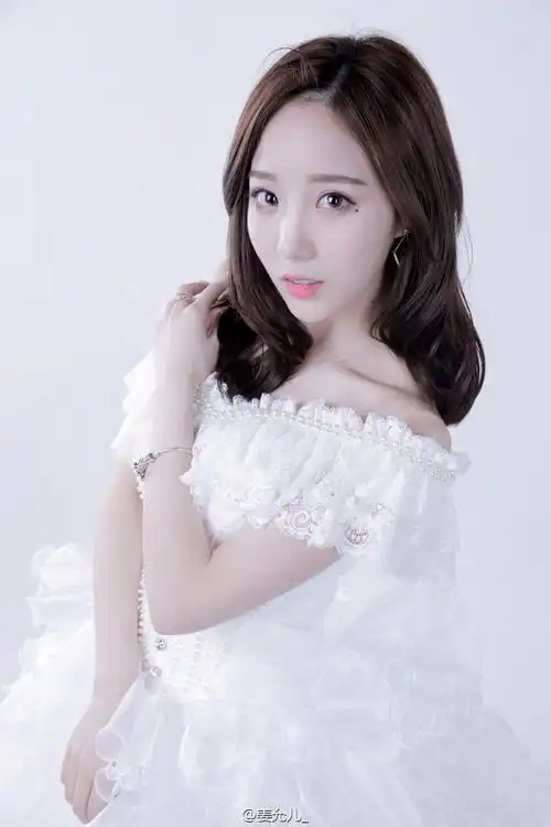 活力女毒姜允儿的照片微相册