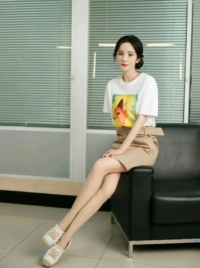 杨幂#迪挽月#幂汐月是杨幂老婆#酒月晞#汐安手拉手