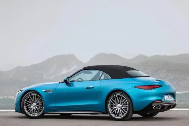 奔驰sl设计的敞篷跑车43 amg