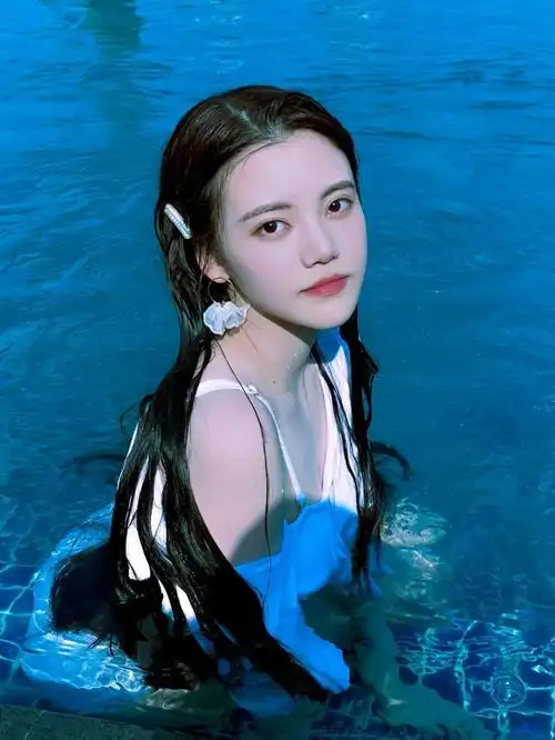 孙珍妮泳装合集, 《那年夏天的梦》96_夏天去哪玩_夏季穿搭_泳衣