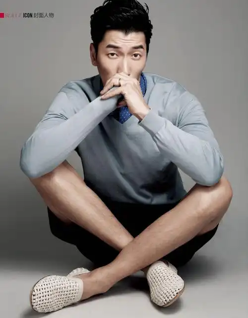 /p> p>2004年,张亮正式步入职业模特的道路.