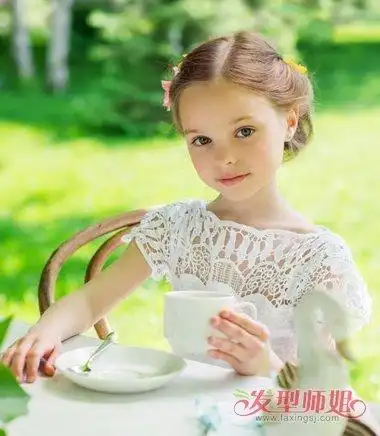 给小宝贝多备几款短发扎发 扎短发辫子的小孩可爱极了(4)