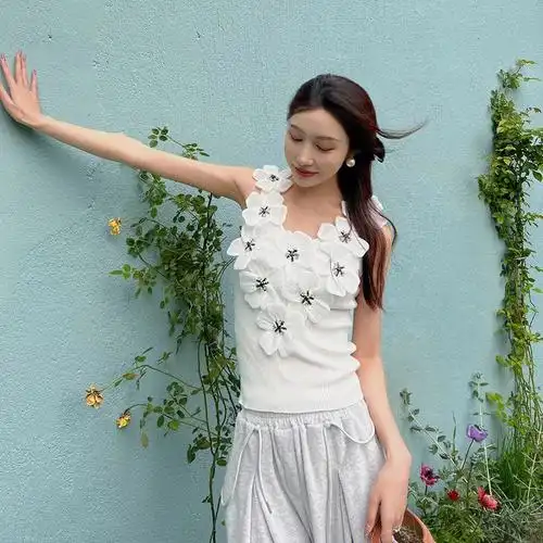 春日小山茶花朵背心