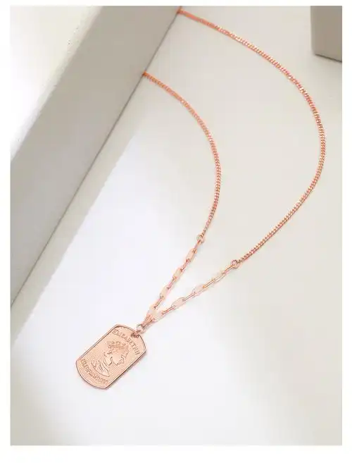 520礼物zeck金女王头像项链时尚方牌玫瑰金气质女王金币吊坠750彩金
