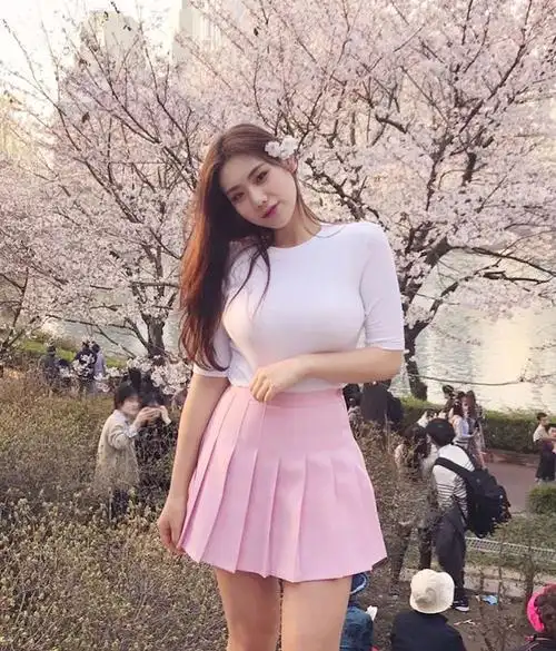 大胸妹子爆乳翘臀火辣诱惑激情私房写真图片