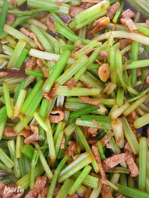 西芹炒肉