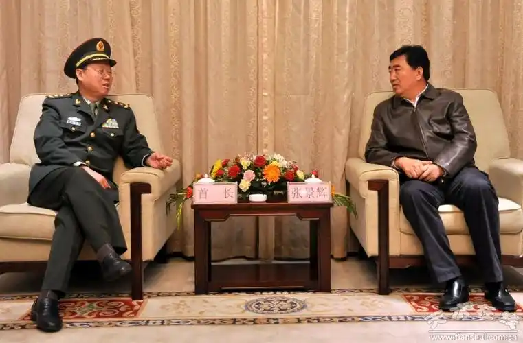 张景辉会见兰州军区首长(组图)