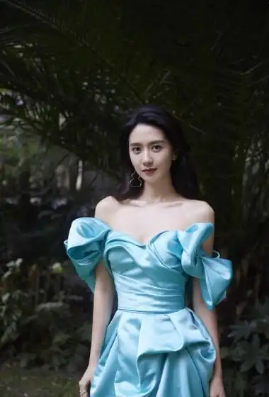 许龄月水蓝色抹胸裙写真图片89