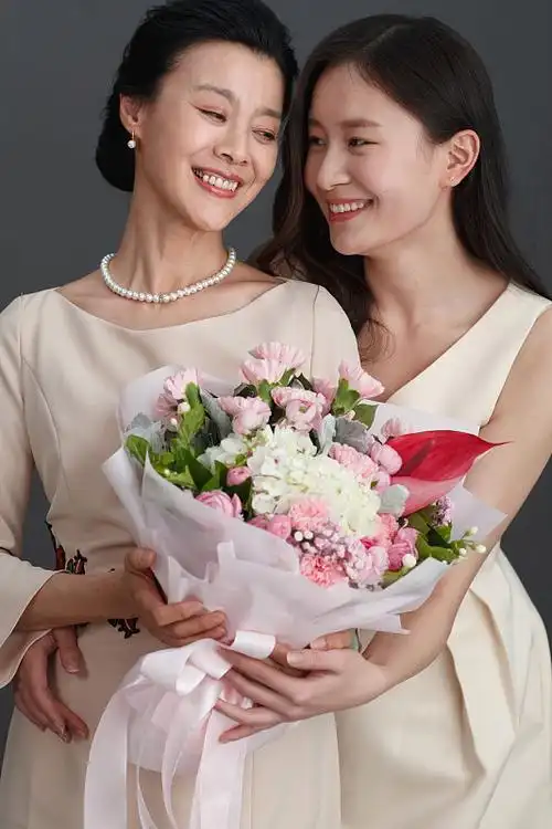 幸福快乐的母女