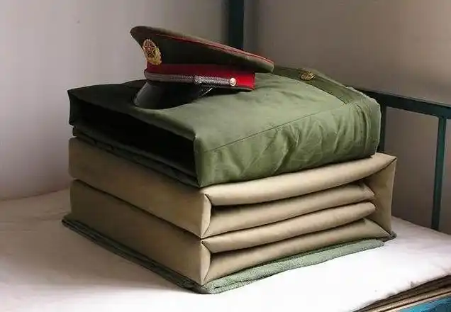 军营记忆:"整内务"【组图】