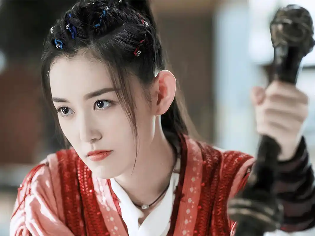 蒋依依也太漂亮啦,明艳动人,笑容真诚,甜美而又帅气长相天生为演戏而