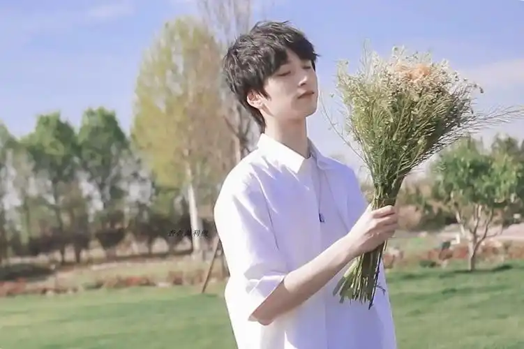 严浩翔# 「我曾将青春翻涌成他 也曾指… - 堆糖,美图壁纸兴趣汕