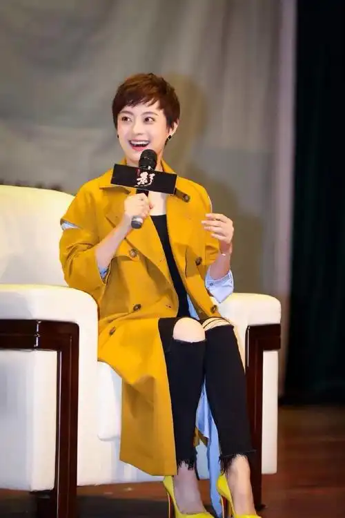 42岁孙俪惊艳亮相,长发披肩脸蛋圆润,年龄不是美丽的绊脚石!