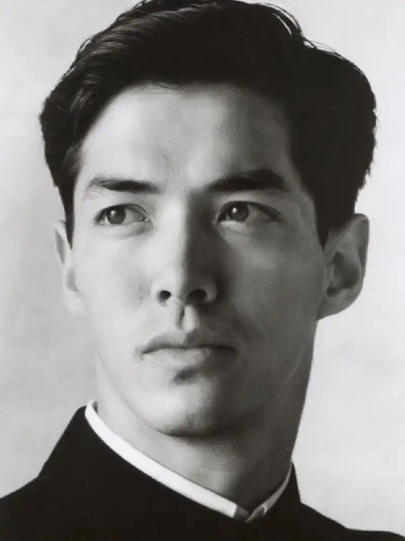 90年代的王盛德,好迷人 789478 看过电影《喜福会》的可能会对