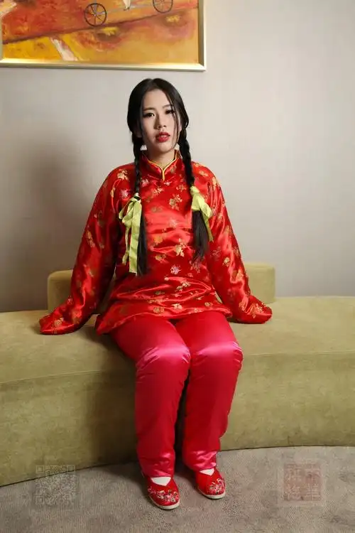 红红红的新娘----红棉袄,红棉裤,红绣鞋