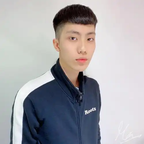 栗子头的另一个重点,就是两边的侧边渐层推!让侧边轮廓线条更修饰!