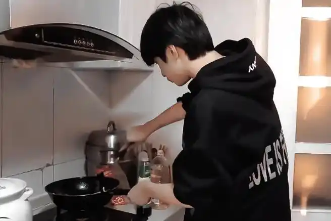 刘耀文 十八迎焰势执梦拥灿阳