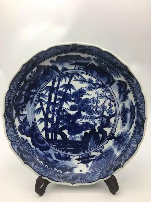 手绘栩栩如生,可见中国瓷器对日本的影响.日本和光园出品.