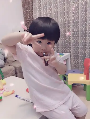 女儿柔柔的生活照(2-2岁半)