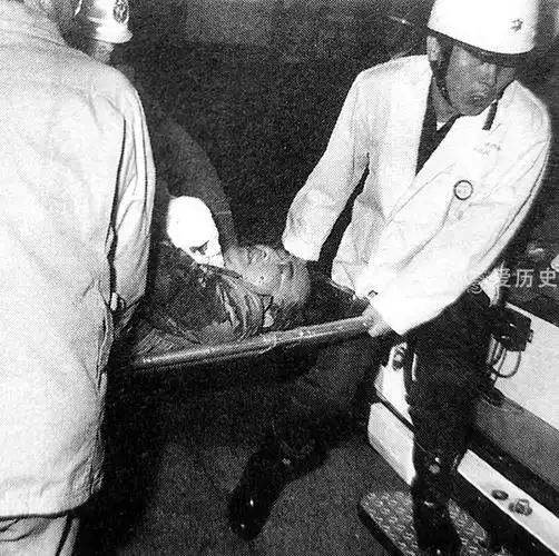 蒙面歹徒手持散弹枪闯入报社,记者一死一伤,案件至今迷雾重重