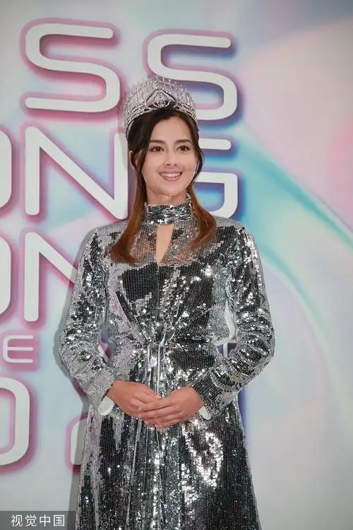 港姐半决赛上届三强再聚首 关礼杰现身观战为女儿撑场_凤凰网娱乐