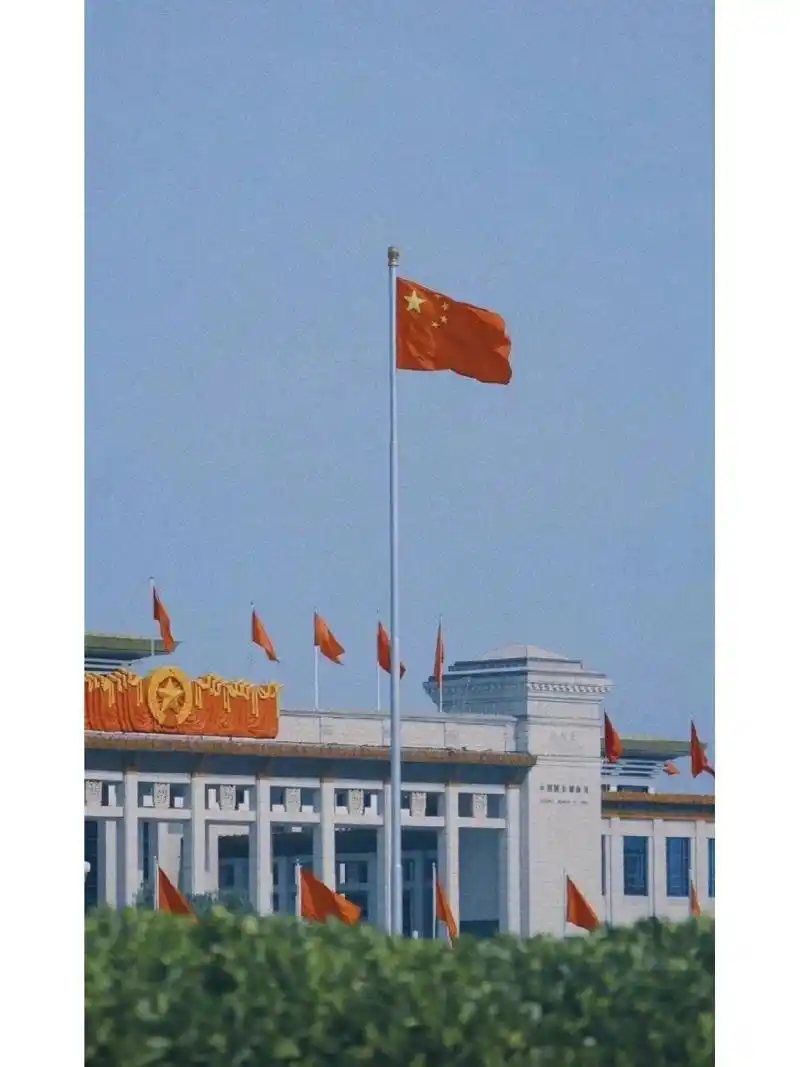 国旗壁纸和国庆节文案 图一已经是自用了 谁能知道发这个笔记的时候我