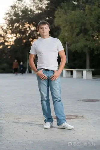 休闲好看男模特的肖像照片-正版商用图片05uwvh-摄图新视界