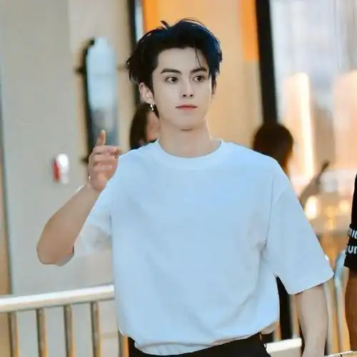 男生头像洒满了小路月光像盐一样