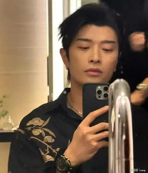 满舒克被爆私生活混乱女友感染hpv其声称会负责却玩消失