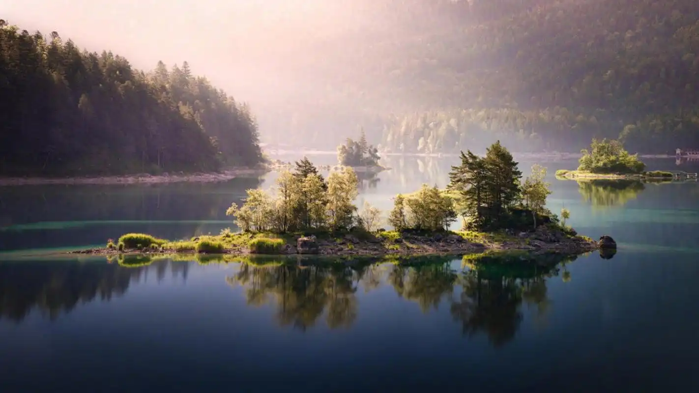 美好湖泊意境壁纸_山水倒影的美好景色_风景壁纸_精品库