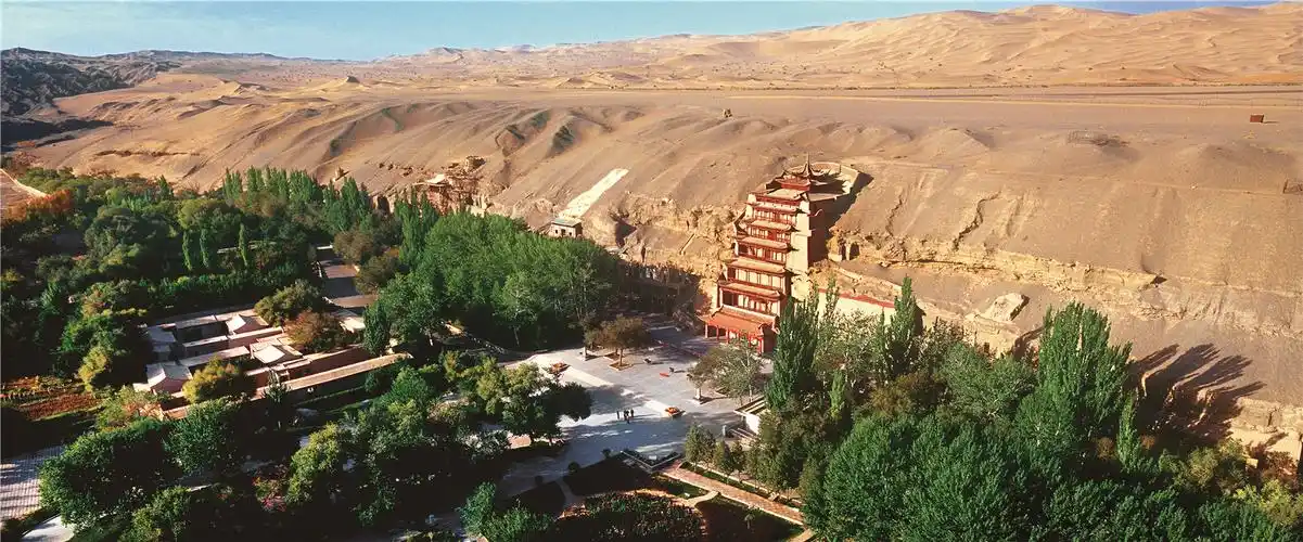 世界非物质文化遗产敦煌莫高窟全景