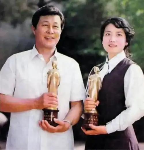 回顾王心刚与患病妻子恩爱60年不离不弃儿女已是亿万富翁