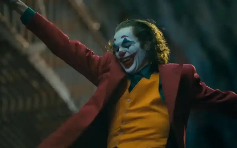 小丑2哥谭恶鬼暴力美学极度致郁1080p