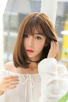 齐肩内扣梨花头发型给人第一眼的感觉就很有气质很甜美,头发修剪到