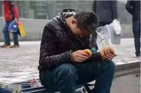 男人再苦再累也要扛着的句子 男人有累自己扛语录_正能量的句子_第一