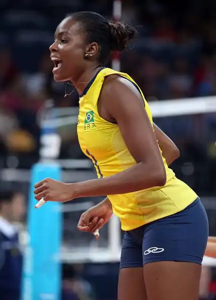 熟悉排球的朋友一定对法比亚娜不会陌生.