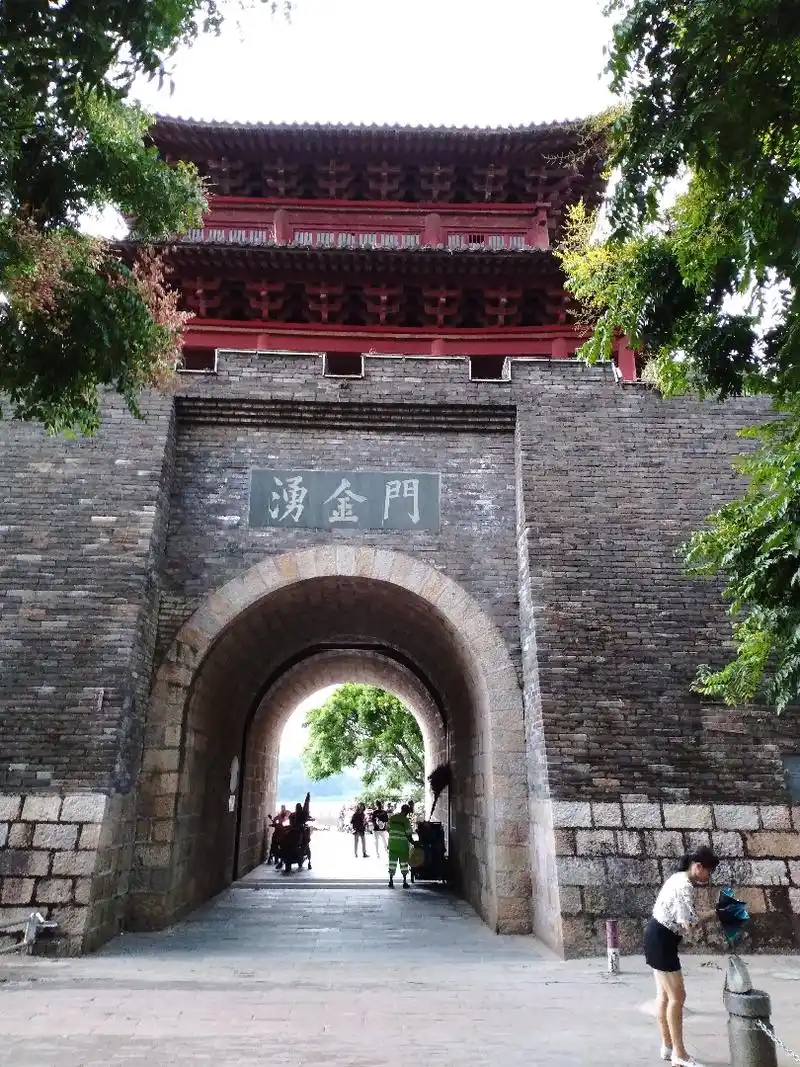 江西赣州古城门涌金门