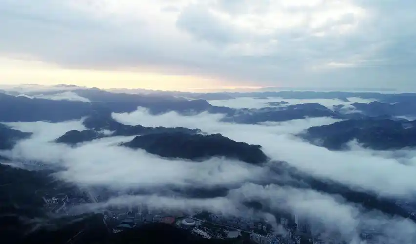 大美酉阳云雾缭绕宛如仙境