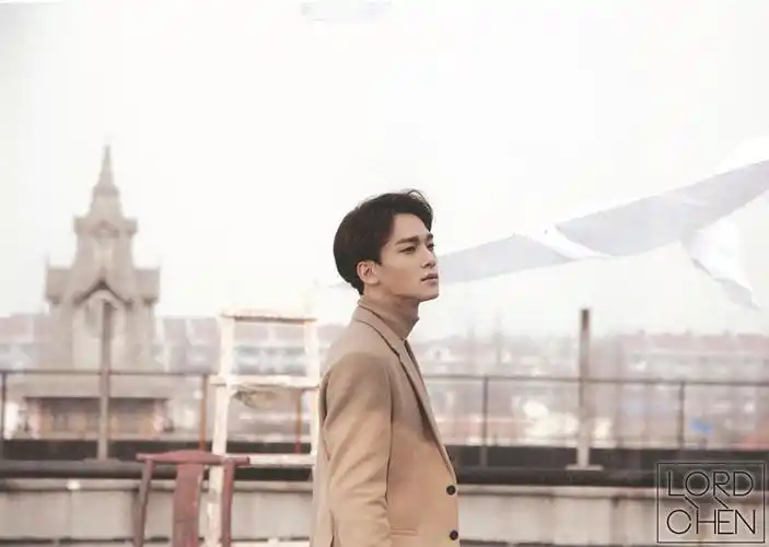 p>金钟大,艺名chen,1992年9月21日出生于韩国京畿道始兴市,韩国男