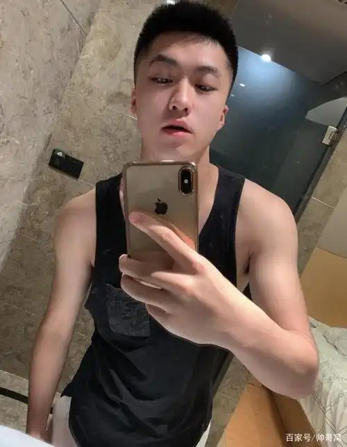 组图:英俊的长沙19岁现役国标选手,有泪痣的男人,真的很加分!