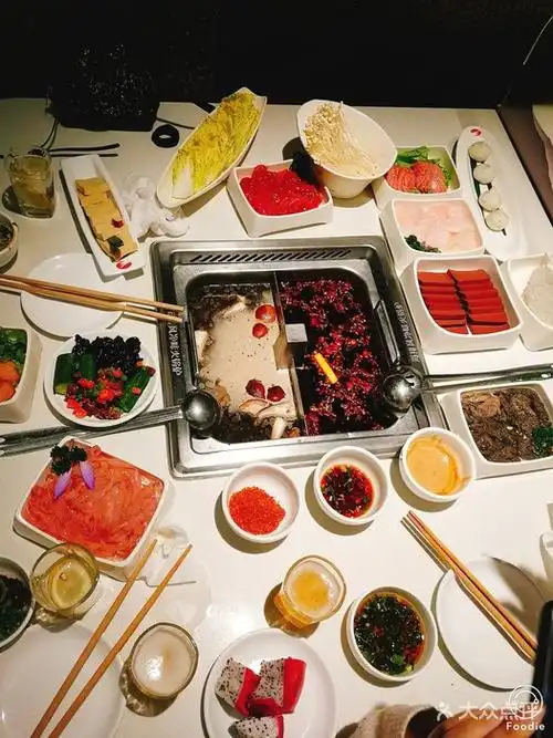海底捞火锅(万达广场店)牛油麻辣锅底图片 - 第1张