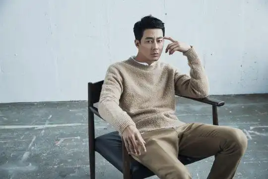 赵寅成 壁纸 明星 帅哥 大叔 男神