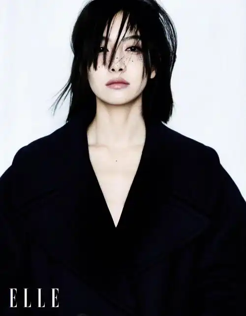 宋茜elle八月刊封面大片